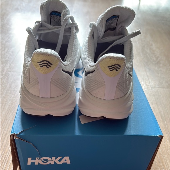 Hoka Women's Clifton 9 - Cosmic Grey/White SZ 9.5 Viral Hot! Brand new in box!! - Picture 5 of 17